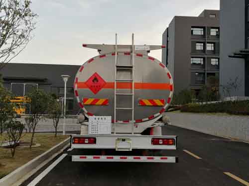 楚勝牌CSC5329GYYLS6型鋁合金運(yùn)油車 楚勝牌CSC5329GYYLS6型鋁合金運(yùn)油車